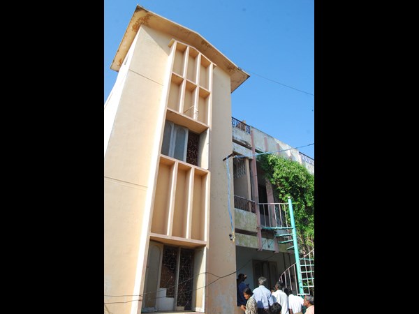 అద్దెకు తీసుకున్న ఇల్లు