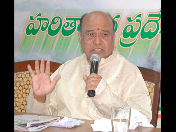 విలేకర్లతో