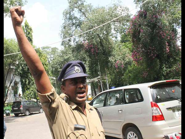 పోలీస్ జై తెలంగాణ పోలీస్ జై తెలంగాణ