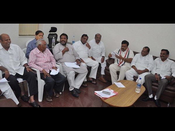 తెలంగాణ మంత్రులకు విజ్ఞప్తి