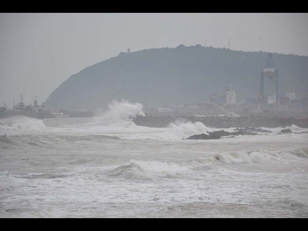 తీవ్రమైన ఈదురుగాలులు