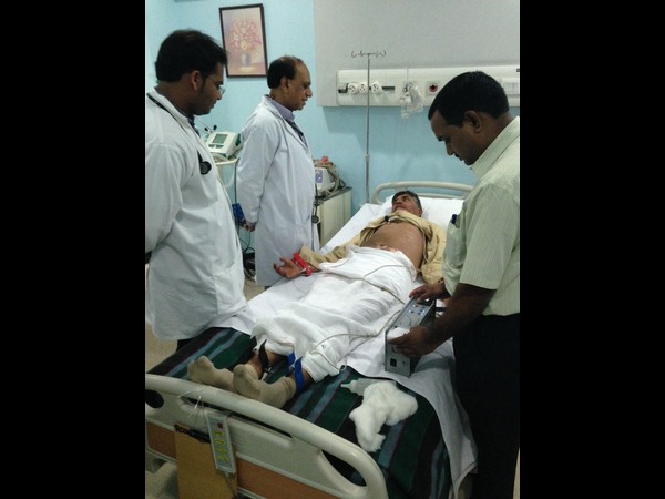 చంద్రబాబును పరీక్షించిన వైద్యులు..