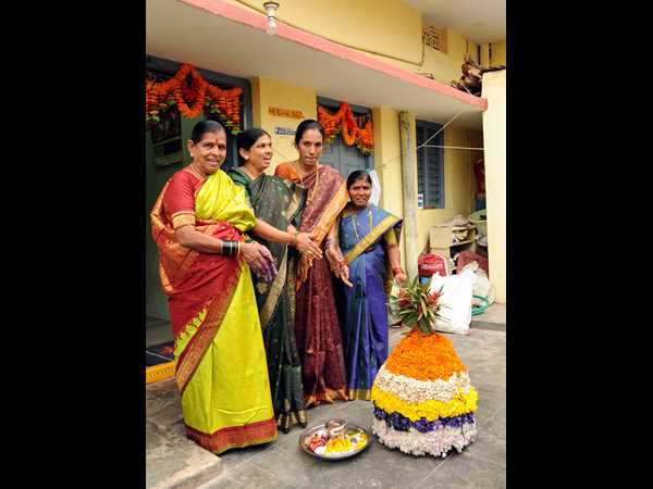 బతుకమ్మ 25