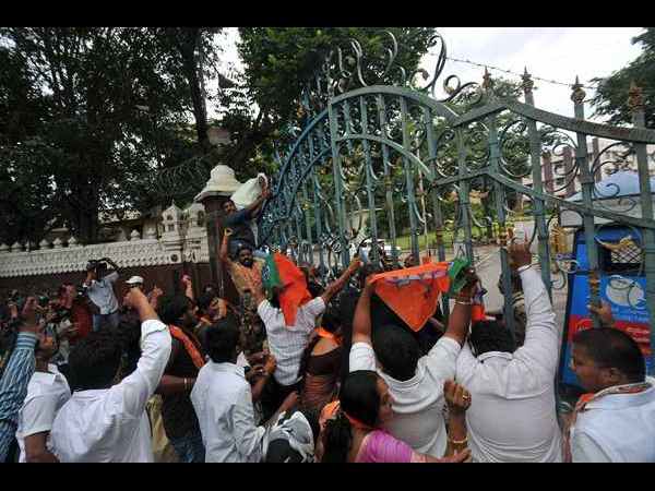 టెక్కీ 16