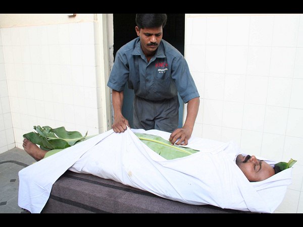 అరటి ఆకులు..