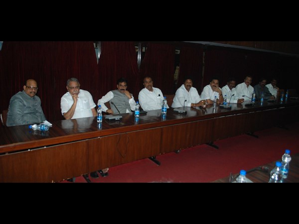 ప్రణబ్‌తో