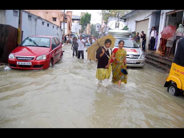 వరదలే వరదలు...