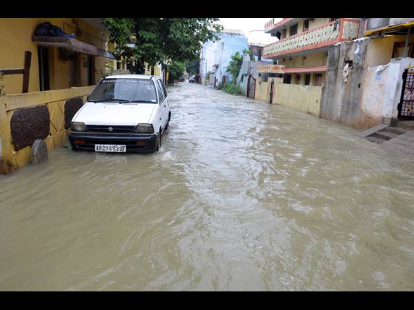 ఒకప్పుడు ఇవి పొలాలు..