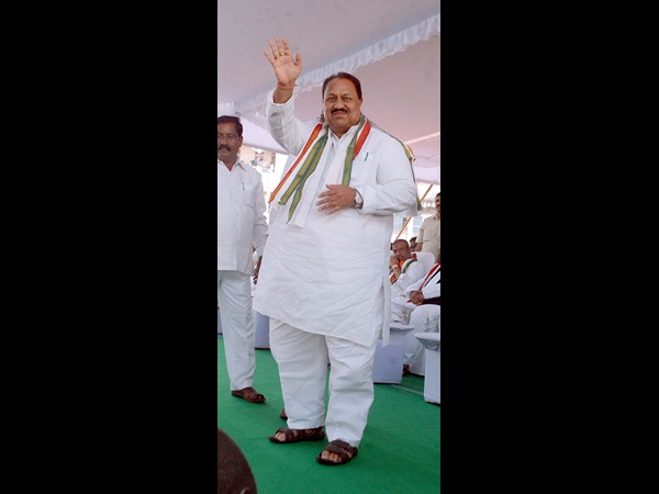 సిఎంను తప్పు పట్టిన డిఎస్