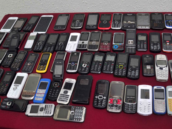 Cell phones theif arrested in Hyderabad 