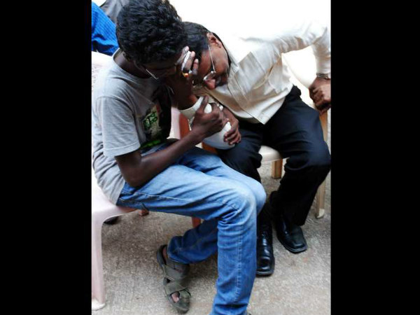 ఉస్మానియాలో హెల్ప్లైన్లు ఉస్మానియాలో హెల్ప్లైన్లు