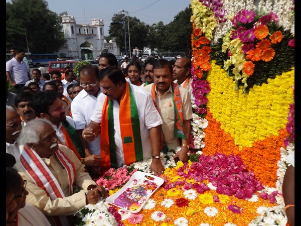 సర్దార్ 1 సర్దార్ 1