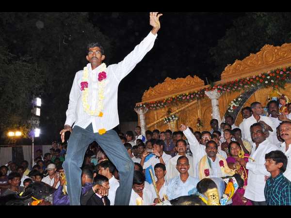 చిందులేస్తూ ఇలా...