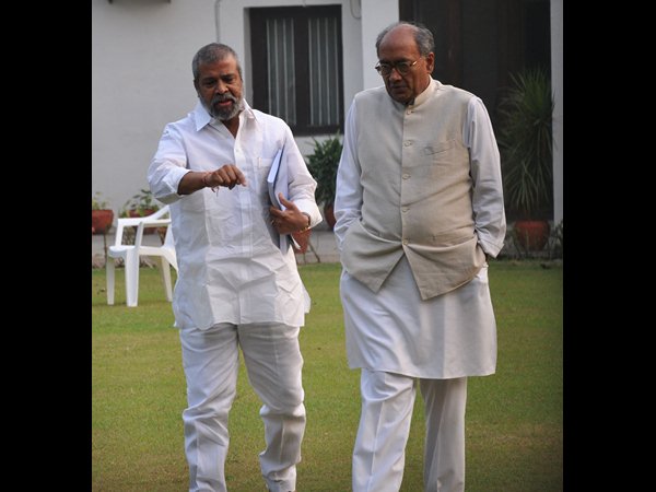 దిగ్విజయ్‌తో దామోదర ఇలా..