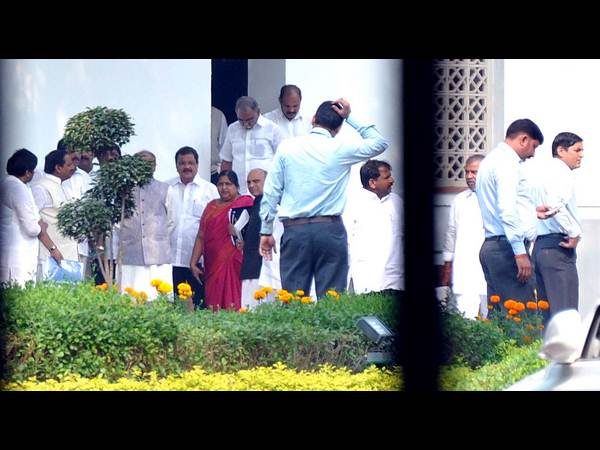 దిగ్విజయ్ సింగ్‌తో కిరణ్ ఇలా..