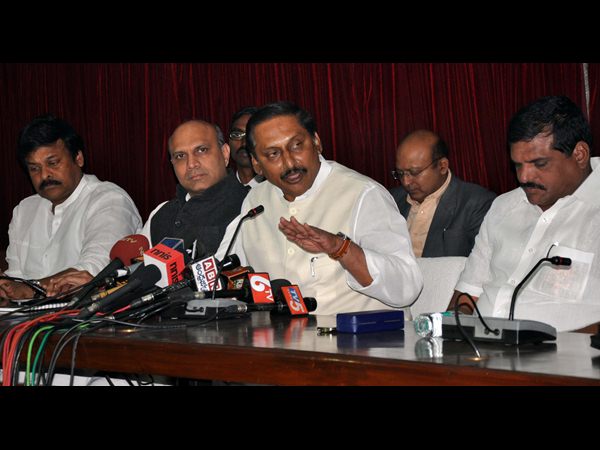 ఒక్కసారిగా మారిన స్వరం..