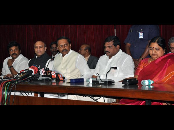 బొత్స అనుచిత వ్యాఖ్యలు