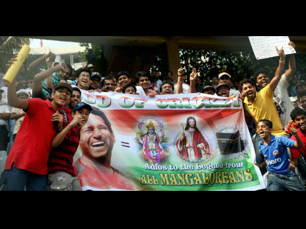 అభిమానుల సందడి..