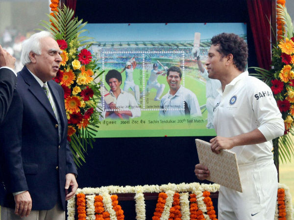 సచిన్‌తో కపిల్ సిబాల్