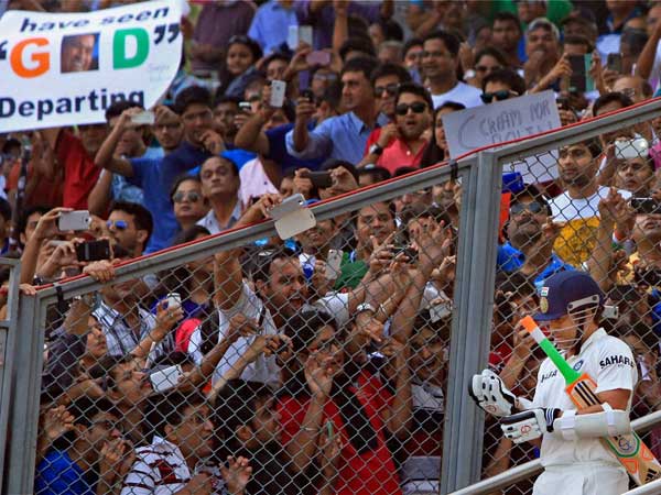 బంతిపైనే చూపు..