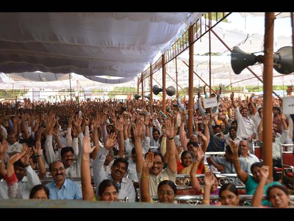 చంద్రబాబుపై విమర్శలు..