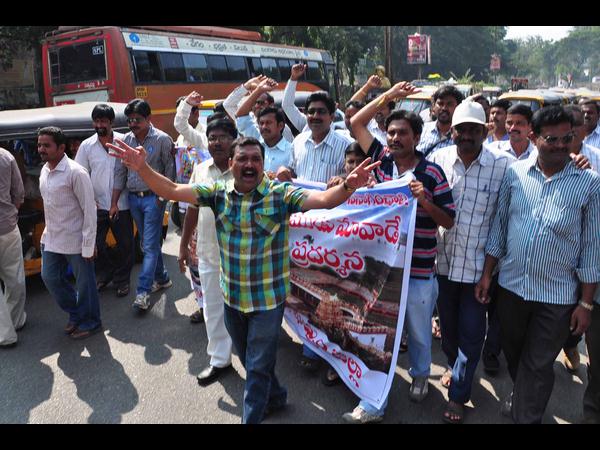 బలరాం నాయక్ వాదన..