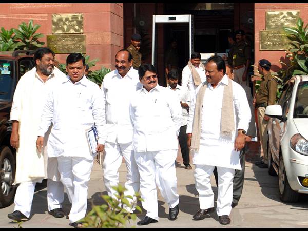 బలరాం నాయక్ వాదన