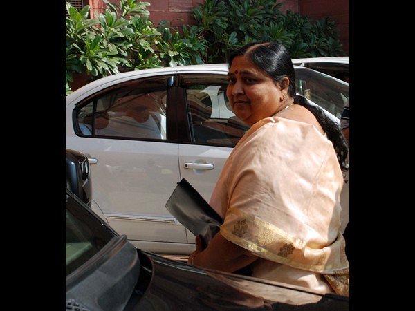 పనబాక లక్ష్మి సపరేట్..