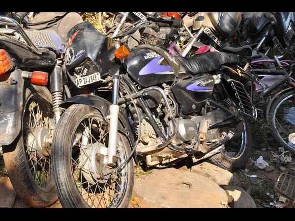 బస్సు 4