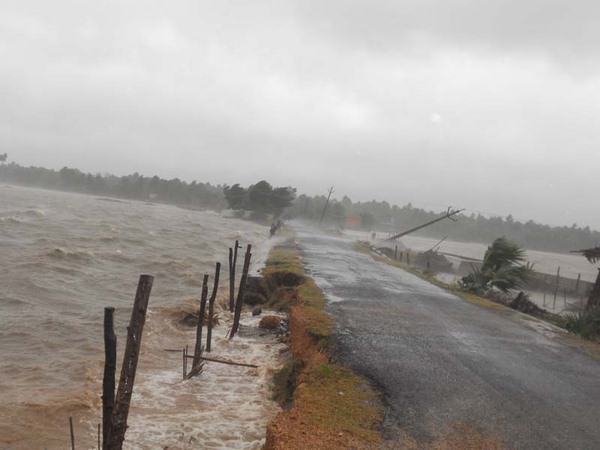పిఎం లంకాలో పోటెత్తిన సముద్రం
