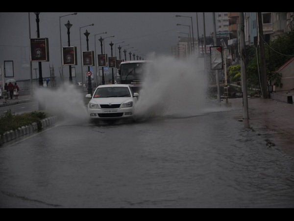 హైదరాబాద్‌లో వర్షం..
