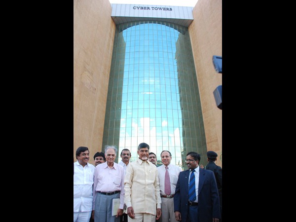 హైటెక్ సిటీలో బాబు ఇలా..