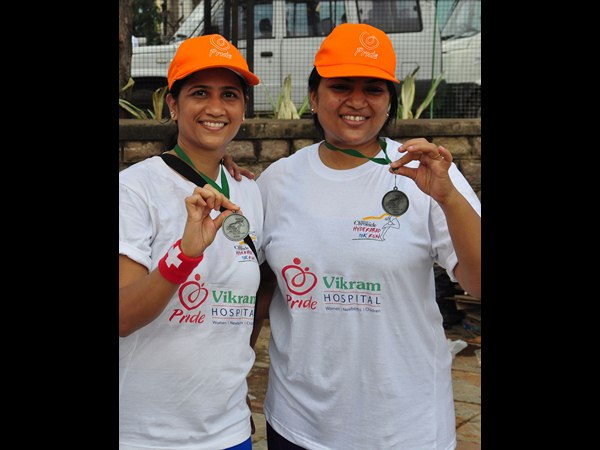 పతకాలతో విజేతలు