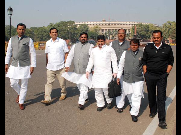 తెలంగాణ కాంగ్రెసు నేతలు ఇలా...