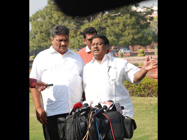 టిడిపి నేతల ఆగ్రహం..