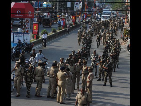 తిరుపతిలో మోహరించిన పోలీసులు