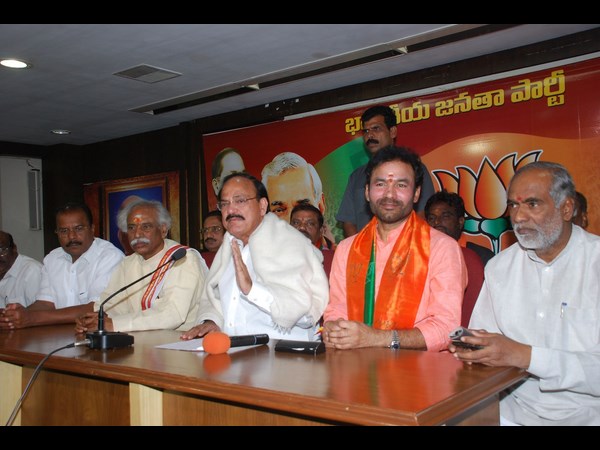 విలేకరులతో..