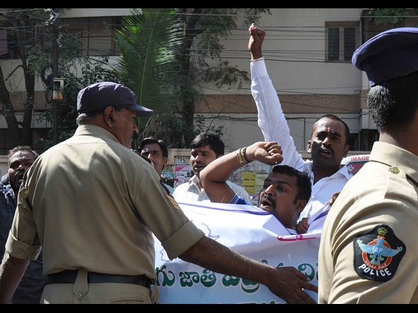 ముట్టడి 4