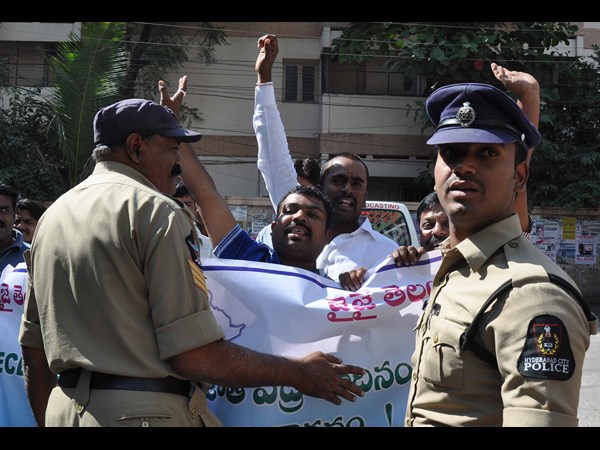 ముట్టడి 5