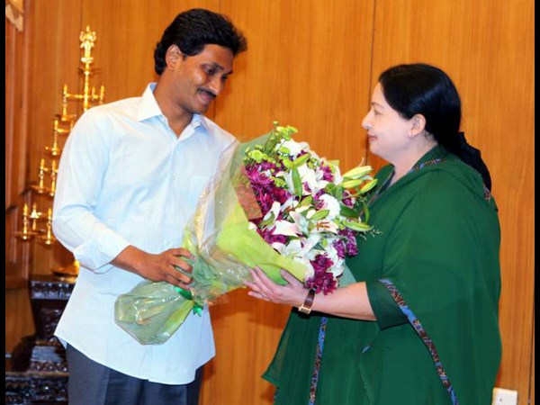 జయలలితతో భేటీ.. జయలలితతో భేటీ..