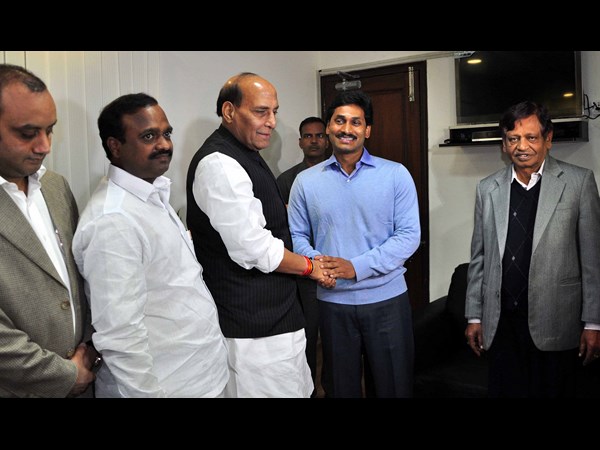 రాజ్నాథ్ సింగ్తో జగన్ సమావేశం.. రాజ్నాథ్ సింగ్తో జగన్ సమావేశం..