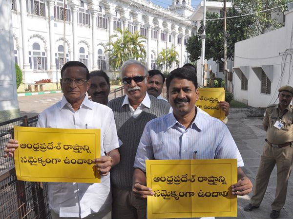 సీమాంధ్ర టిడిపి రివర్స్..