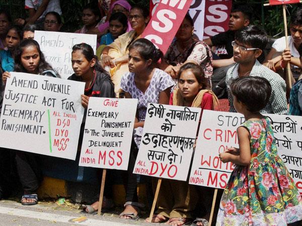 నిందితులకు కఠిన శిక్ష