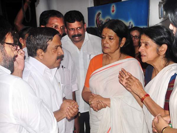 కుటుంబ సభ్యులకు సానుభూతి