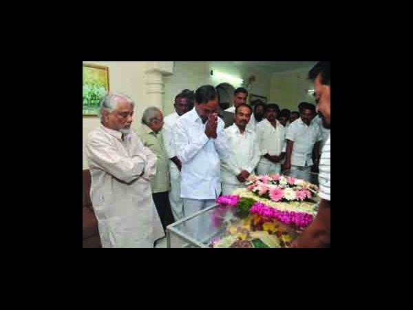 కెసిఆర్ పరామర్శ..