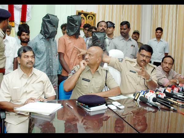 ర్యాలీ 8