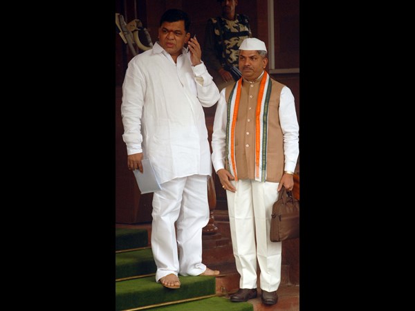 బలరాం నాయక్‌తో ఆనందభాస్కర్..