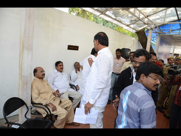 ఎర్రబెల్లి, హరీష్