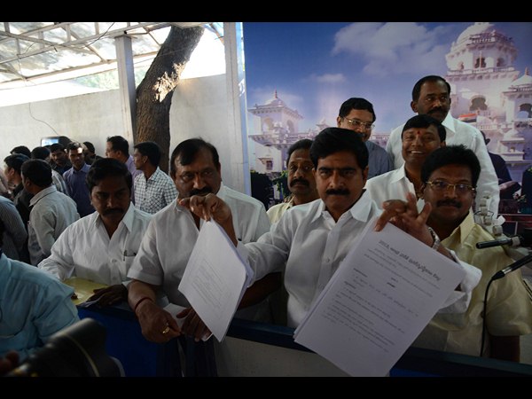 దేవినేని