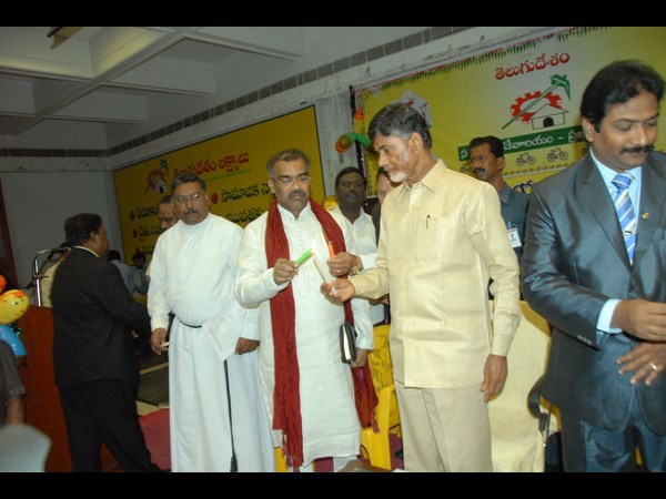 క్రిస్మస్ వేడుకల్లో బాబు 2